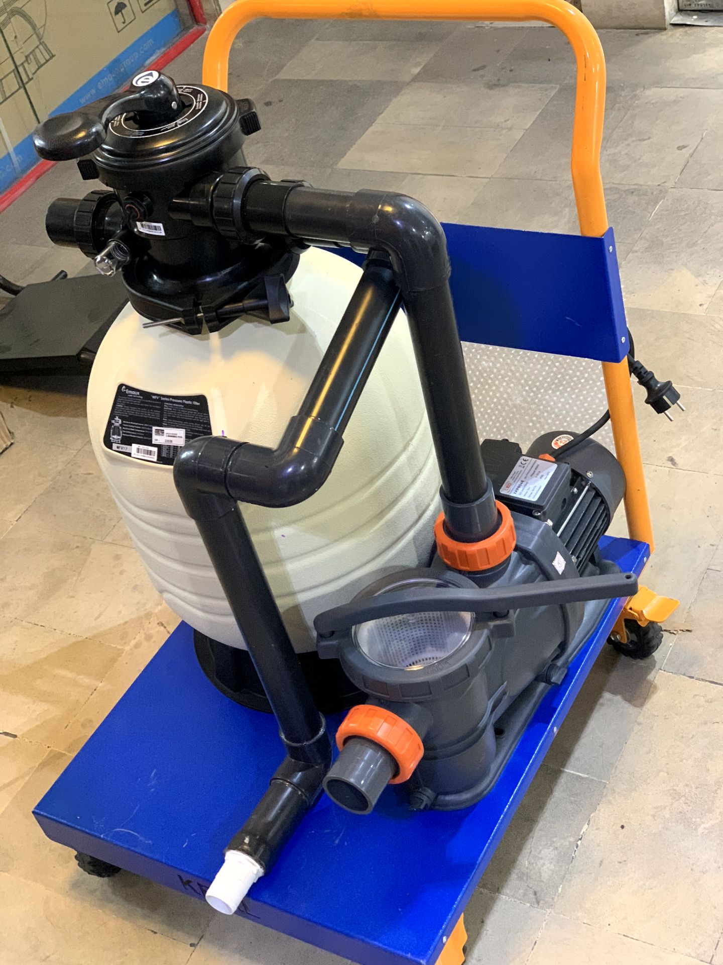 جارو استخری به همراه تصفیه استخر